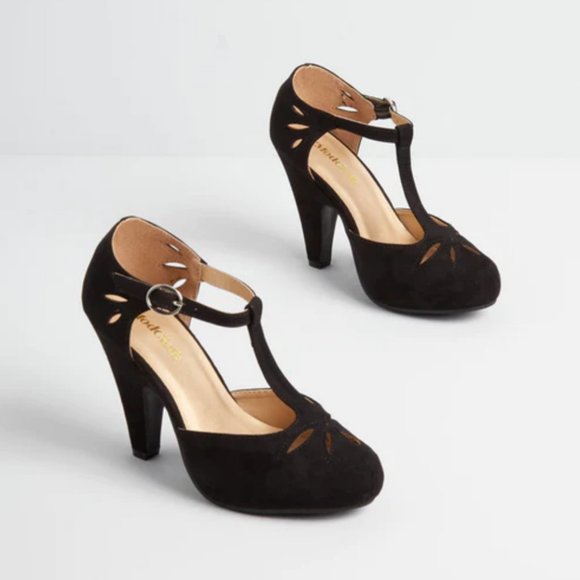 Modcloth T-Strap Black Suede Heels Size 9 NEW w/o Box - Picture 2 of 7